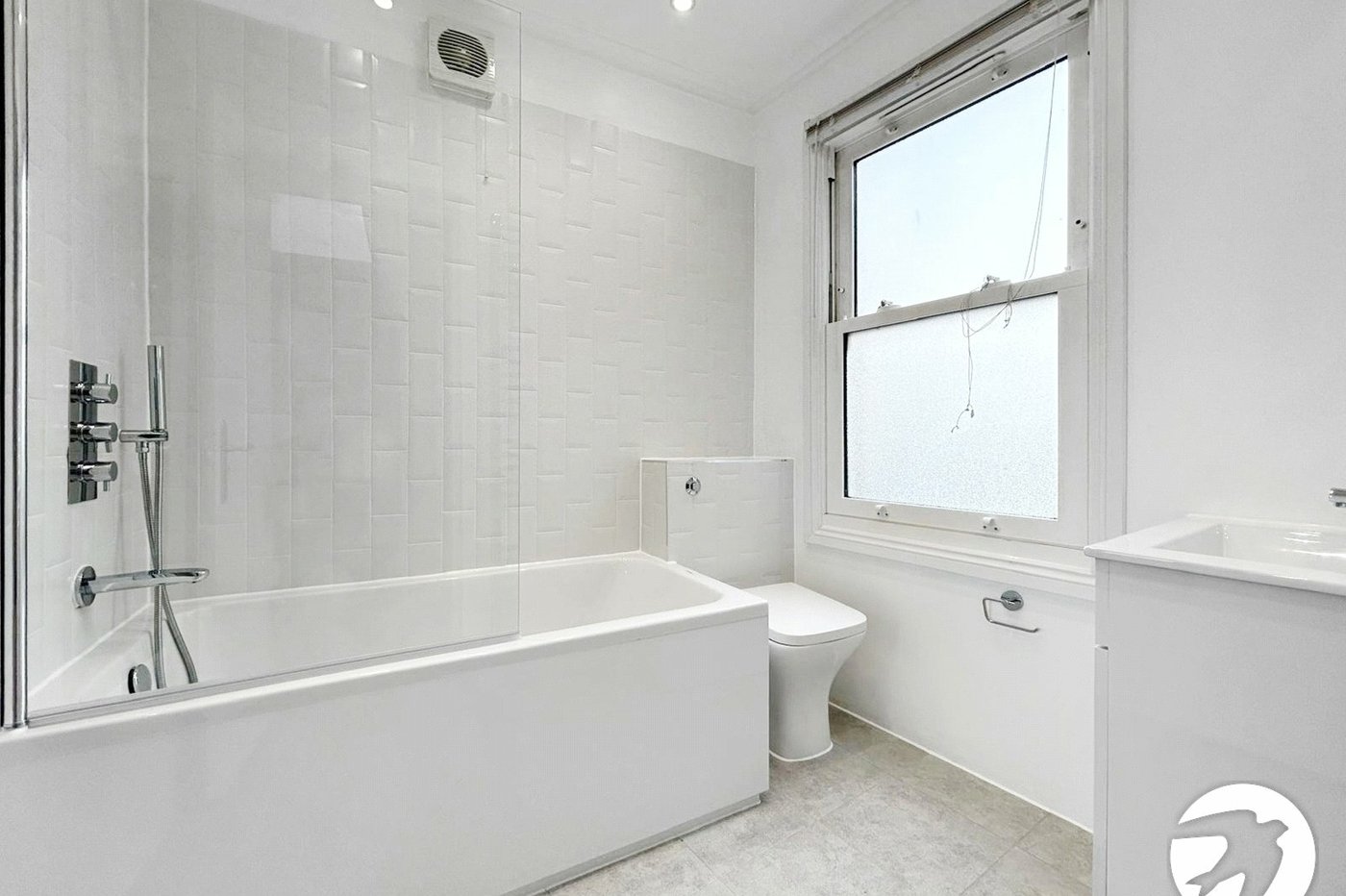 2 bedroom property to rent in London | Robinson Jackson