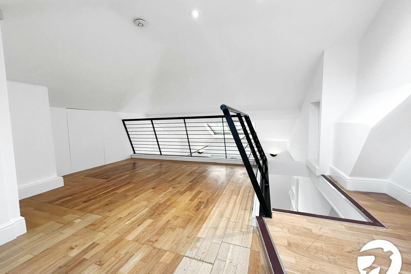 2 bedroom property to rent in London | Robinson Jackson