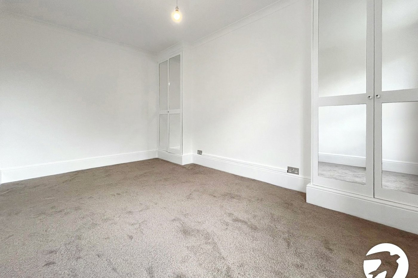 2 bedroom property to rent in London | Robinson Jackson