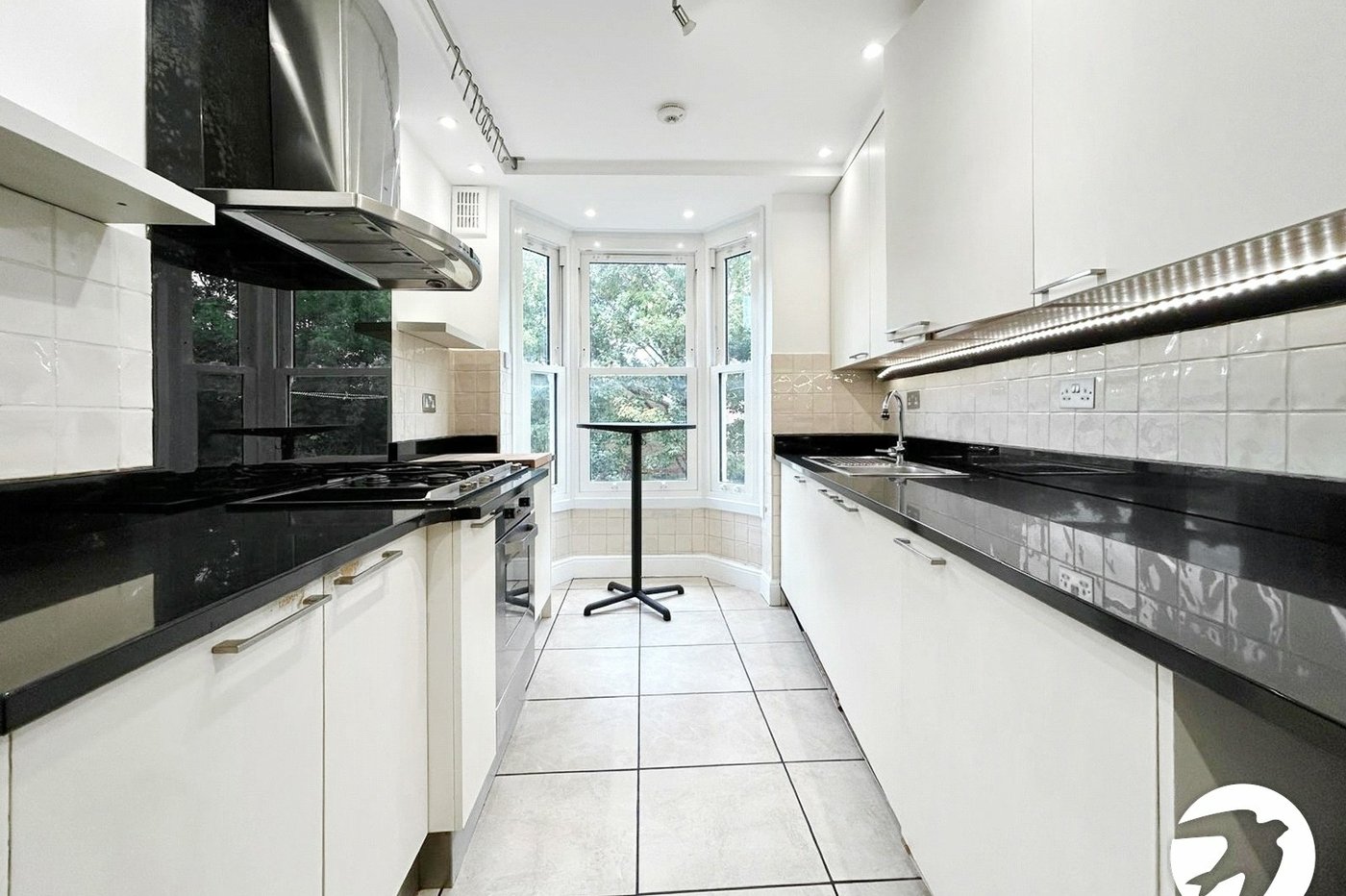 2 bedroom property to rent in London | Robinson Jackson