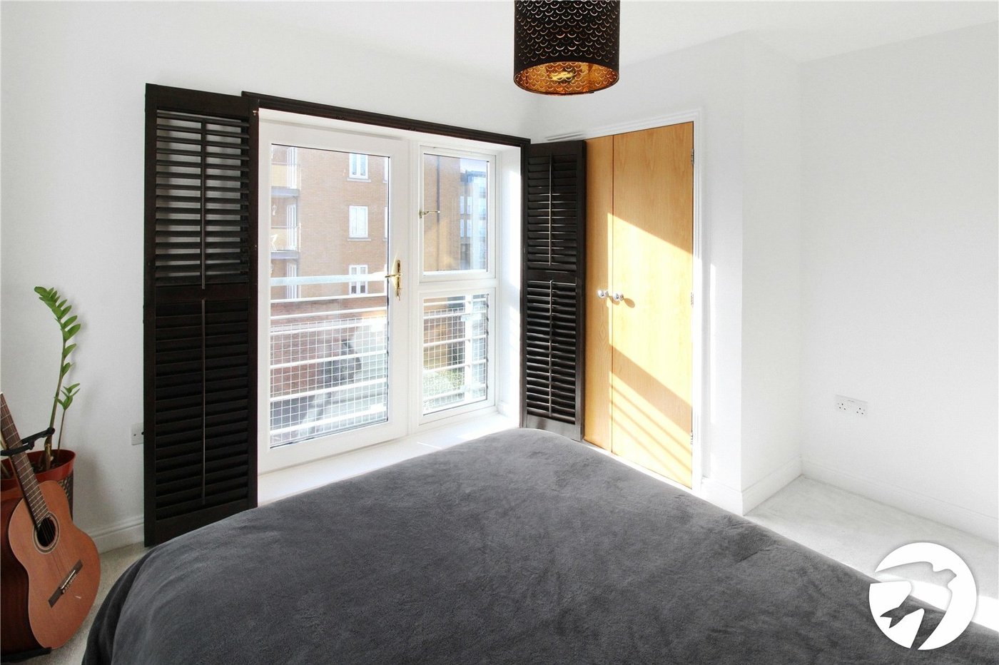 2 bedroom property to rent in Greenhithe | Robinson Michael & Jackson