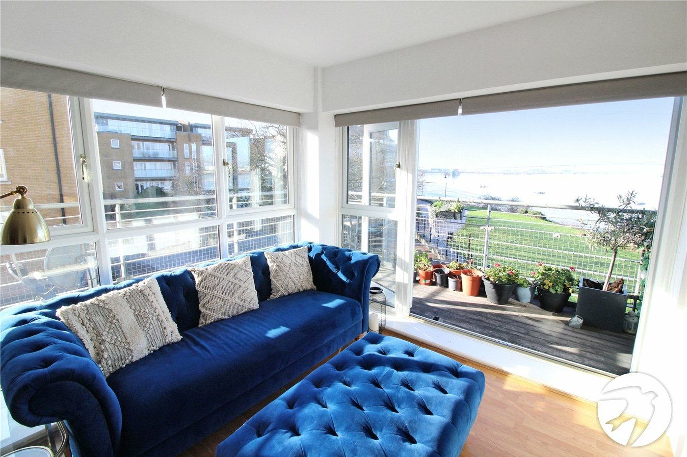 2 bedroom property to rent in Greenhithe | Robinson Michael & Jackson