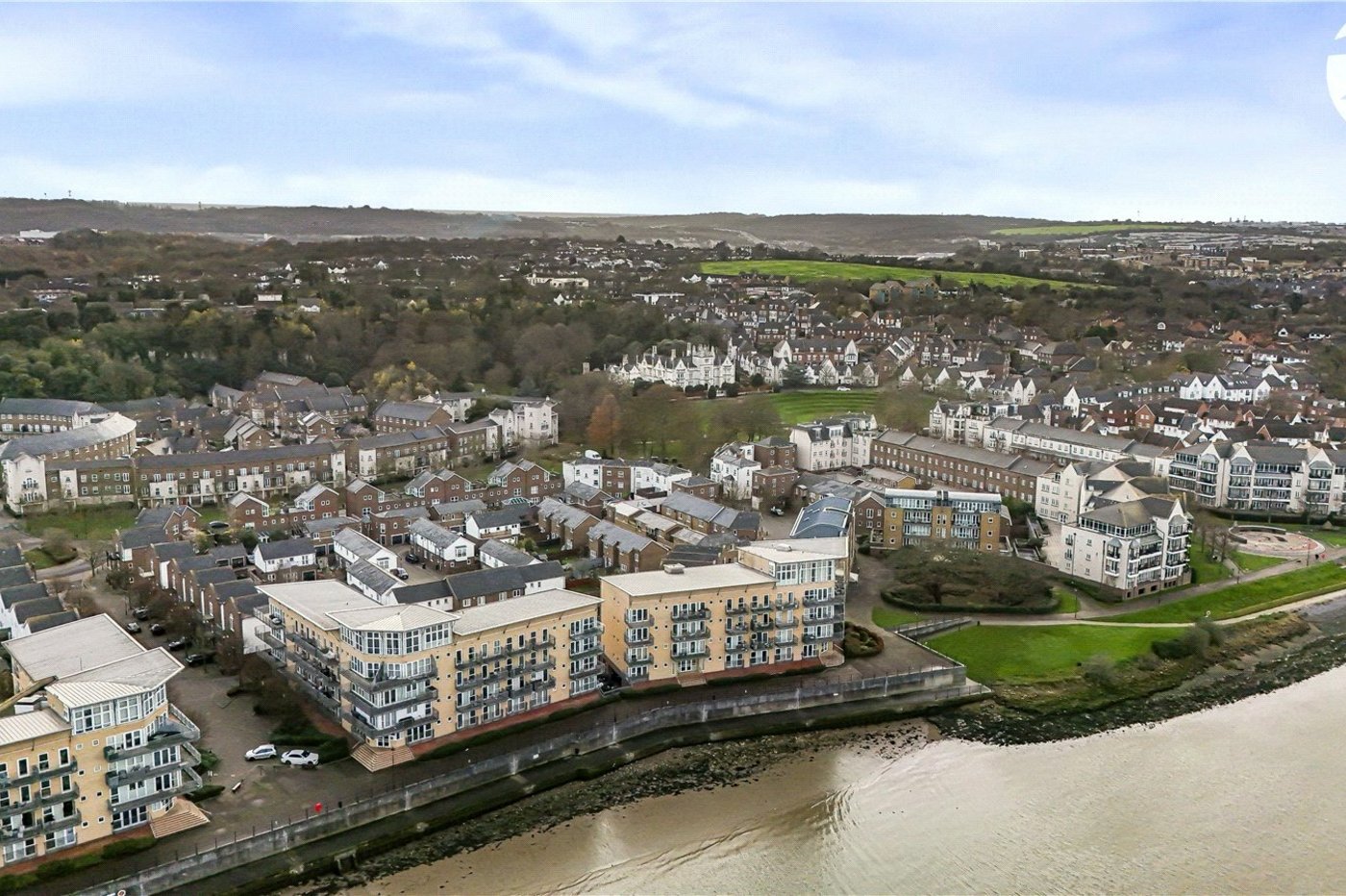 2 bedroom property to rent in Greenhithe | Robinson Michael & Jackson