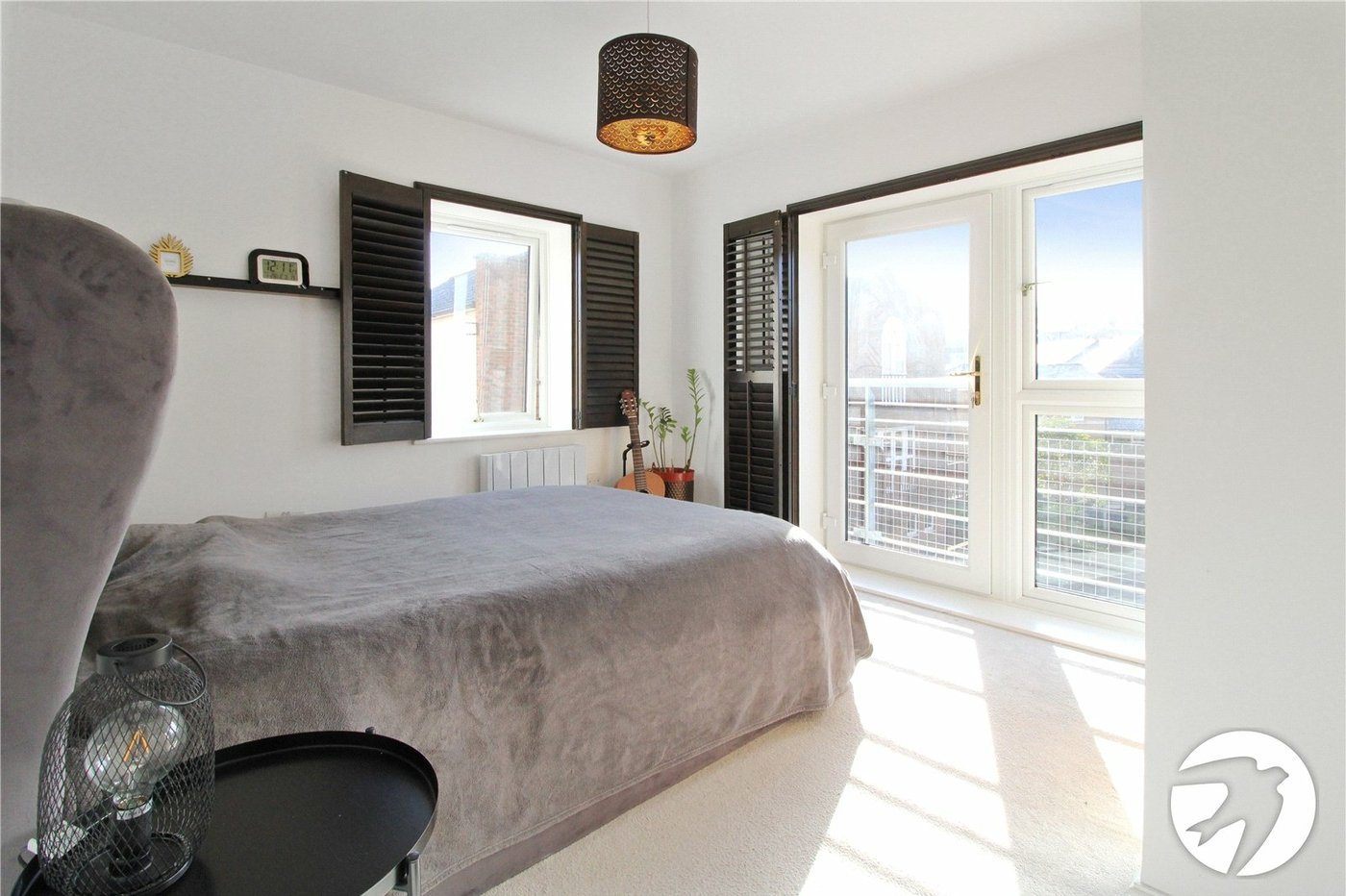 2 bedroom property to rent in Greenhithe | Robinson Michael & Jackson