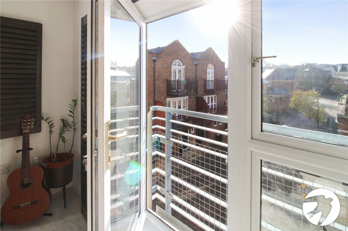 2 bedroom property to rent in Greenhithe | Robinson Michael & Jackson