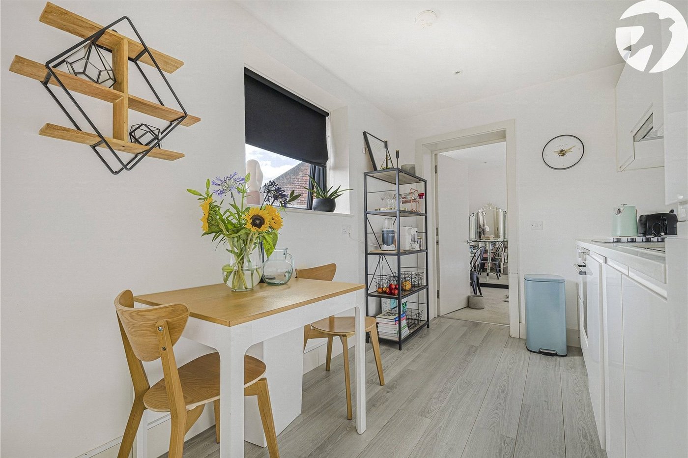 2 bedroom property to rent in London | Robinson Jackson