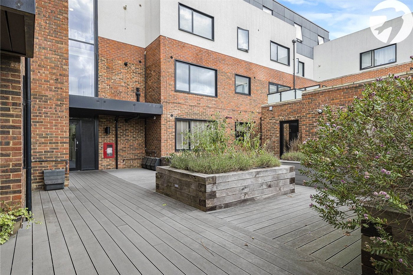 2 bedroom property to rent in London | Robinson Jackson