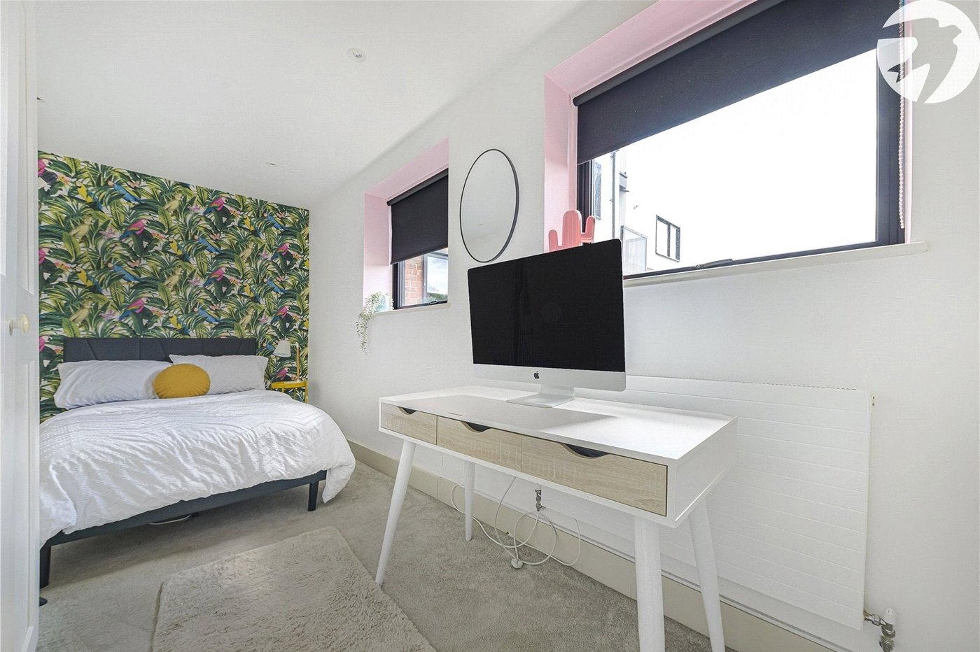 2 bedroom property to rent in London | Robinson Jackson