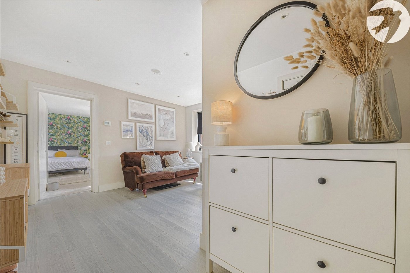 2 bedroom property to rent in London | Robinson Jackson