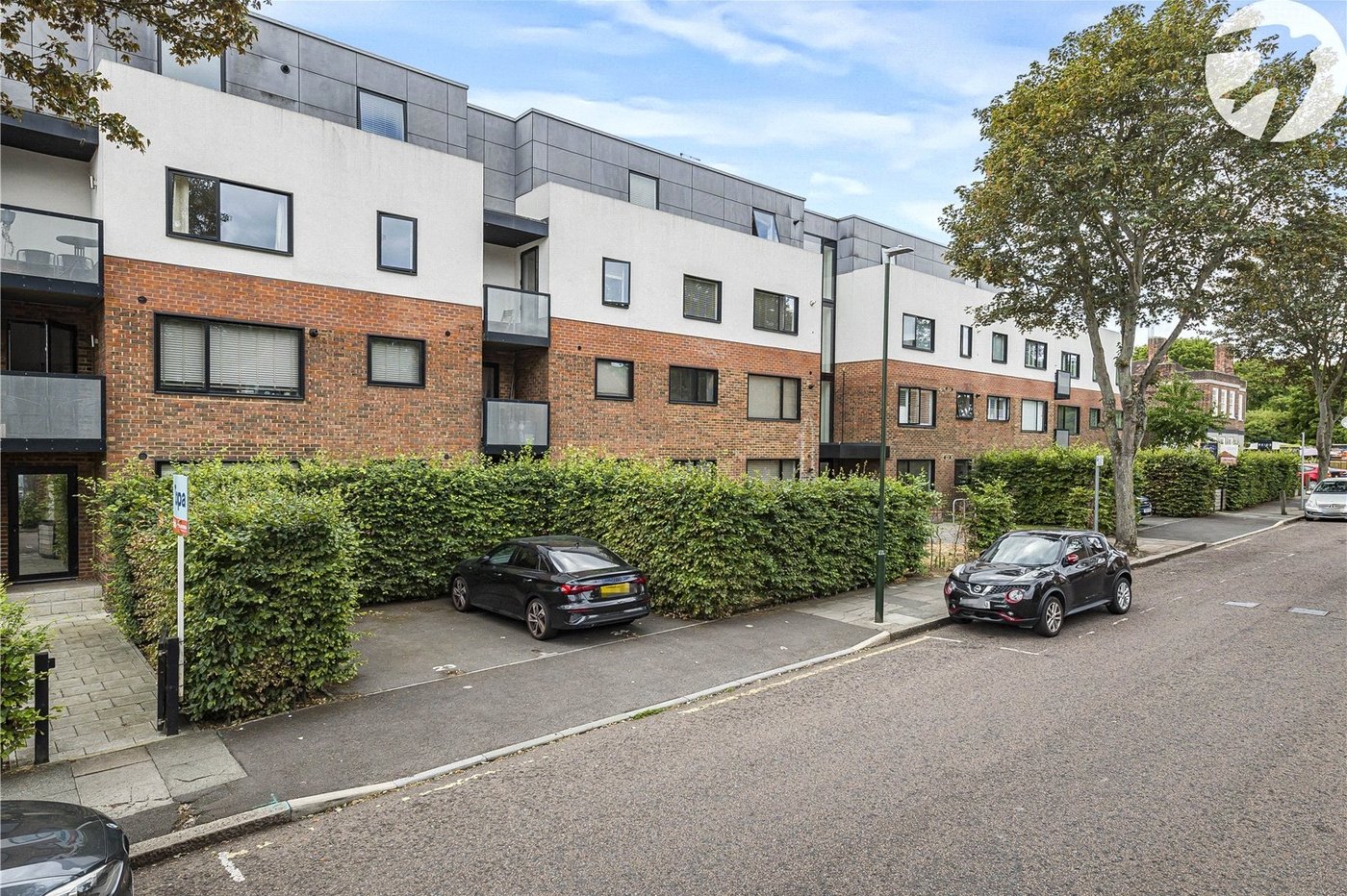 2 bedroom property to rent in London | Robinson Jackson