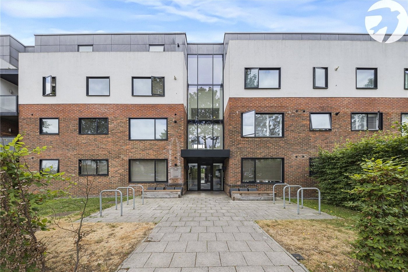 2 bedroom property to rent in London | Robinson Jackson