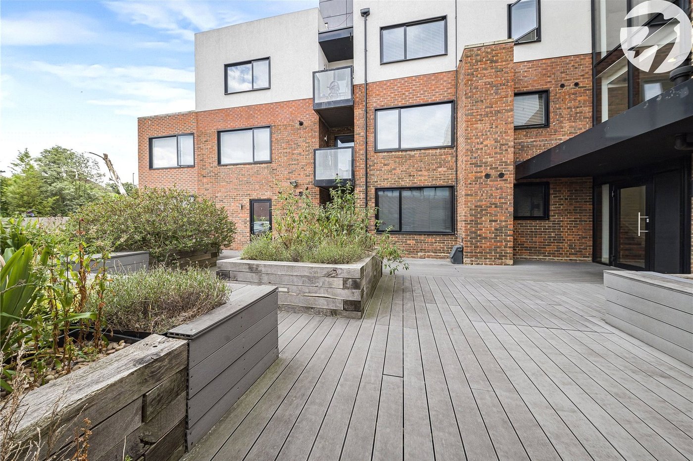 2 bedroom property to rent in London | Robinson Jackson