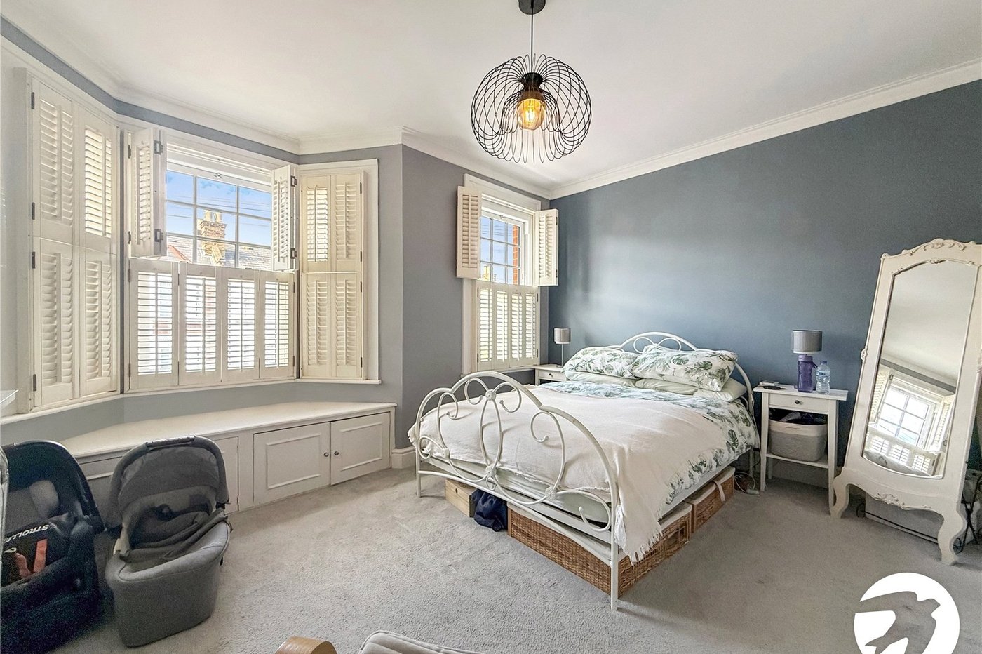 3 bedroom house to rent in London | Robinson Jackson
