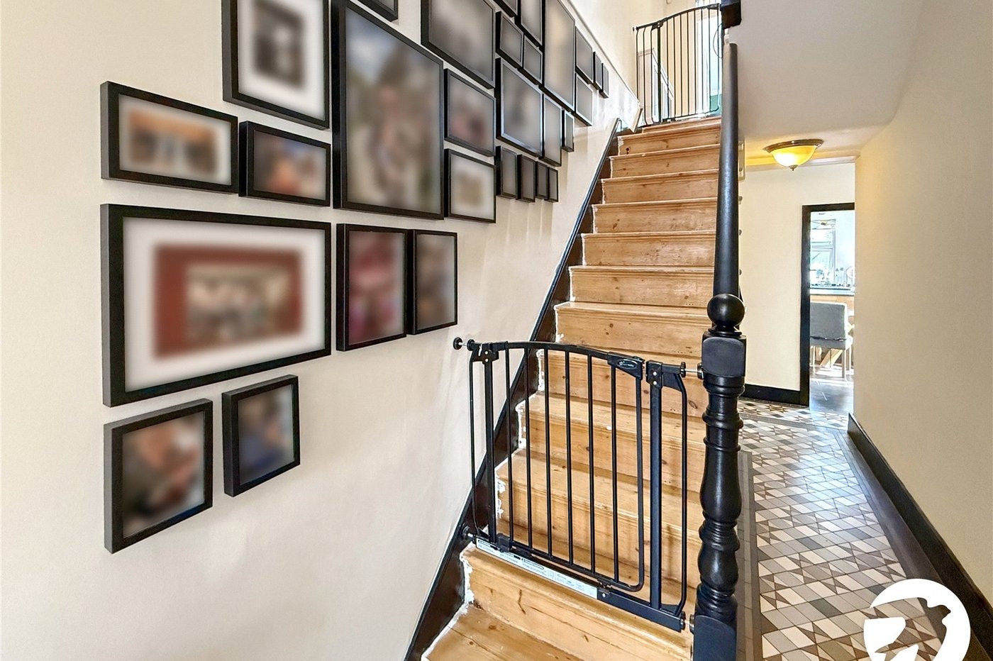 3 bedroom house to rent in London | Robinson Jackson
