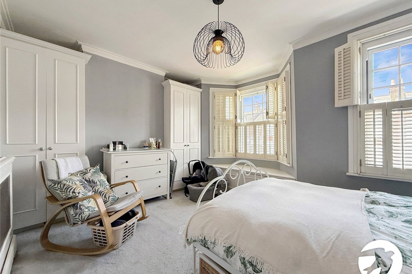 3 bedroom house to rent in London | Robinson Jackson