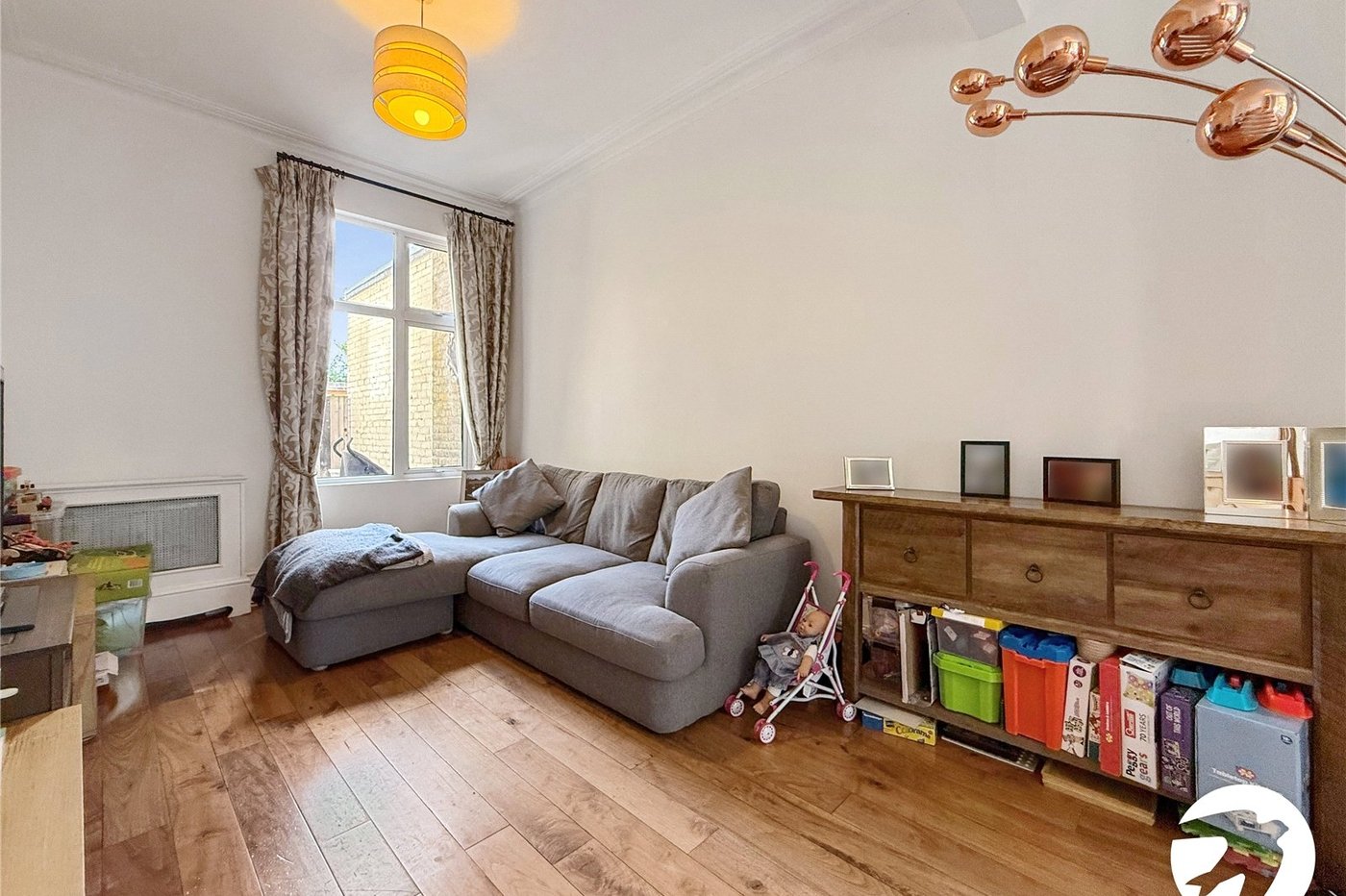 3 bedroom house to rent in London | Robinson Jackson