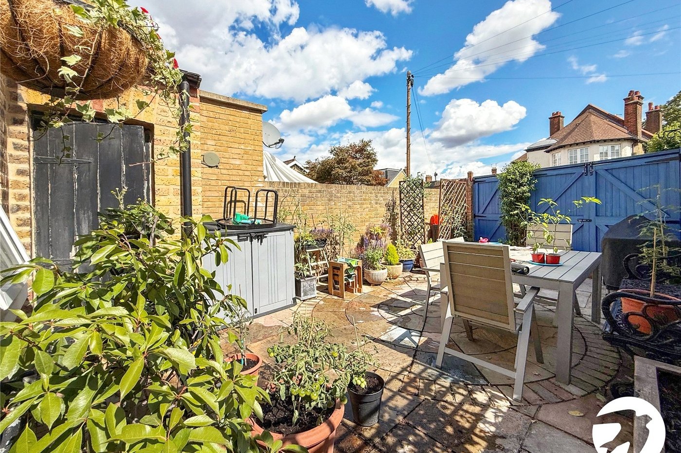 3 bedroom house to rent in London | Robinson Jackson