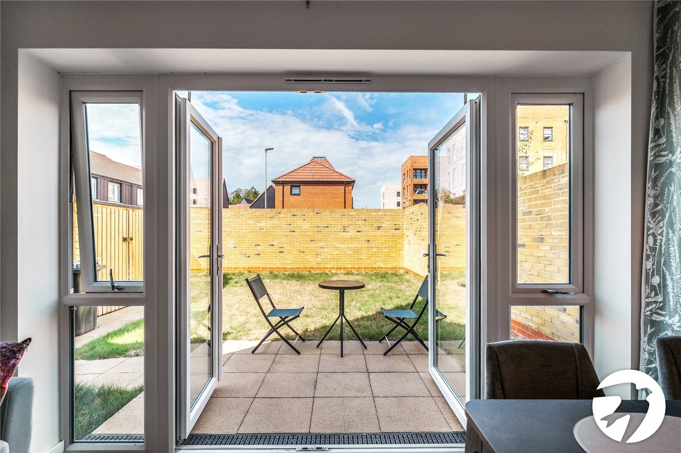 3 bedroom house to rent in Western Cross | Robinson Michael & Jackson