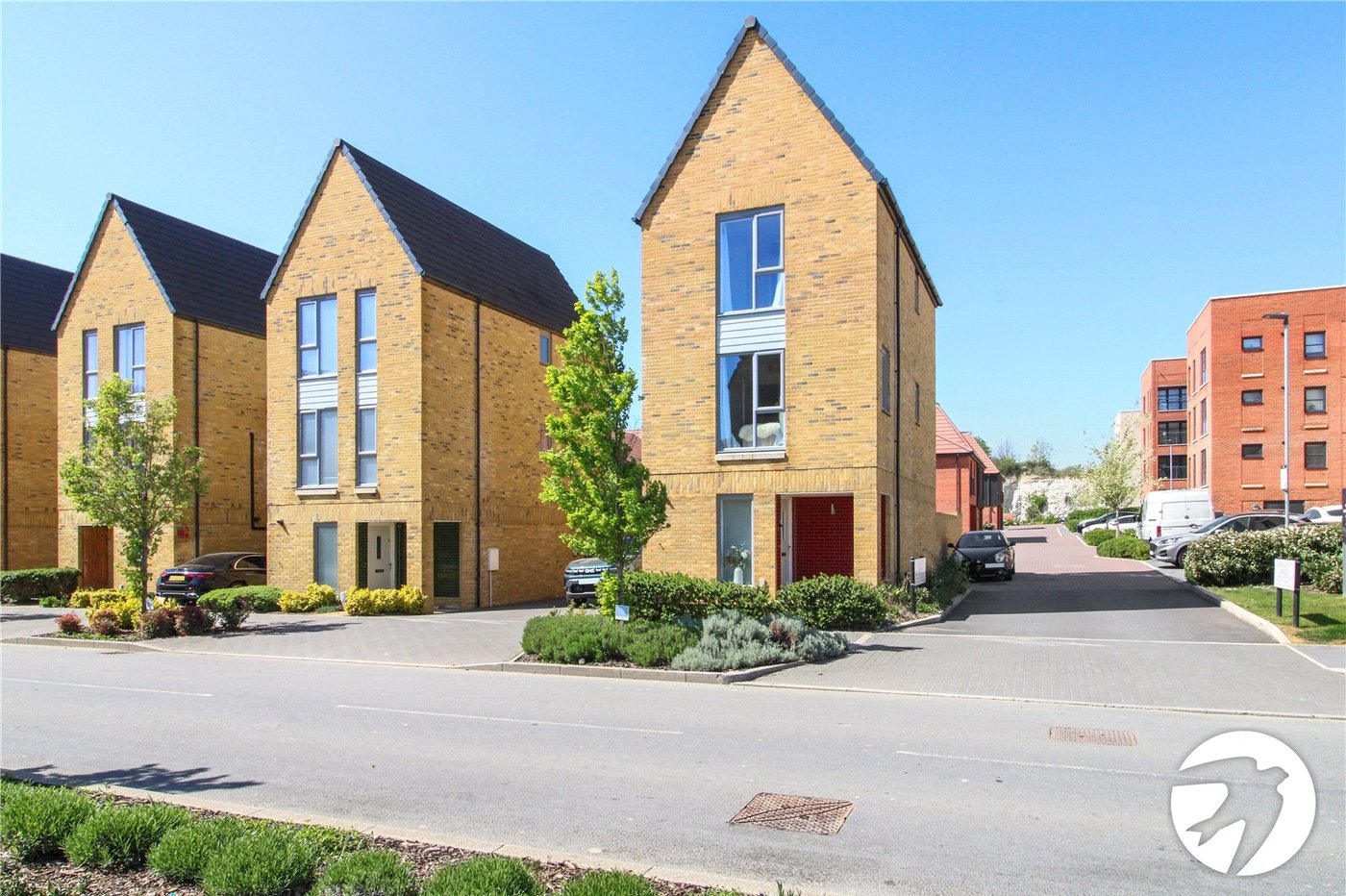 3 bedroom house to rent in Western Cross | Robinson Michael & Jackson