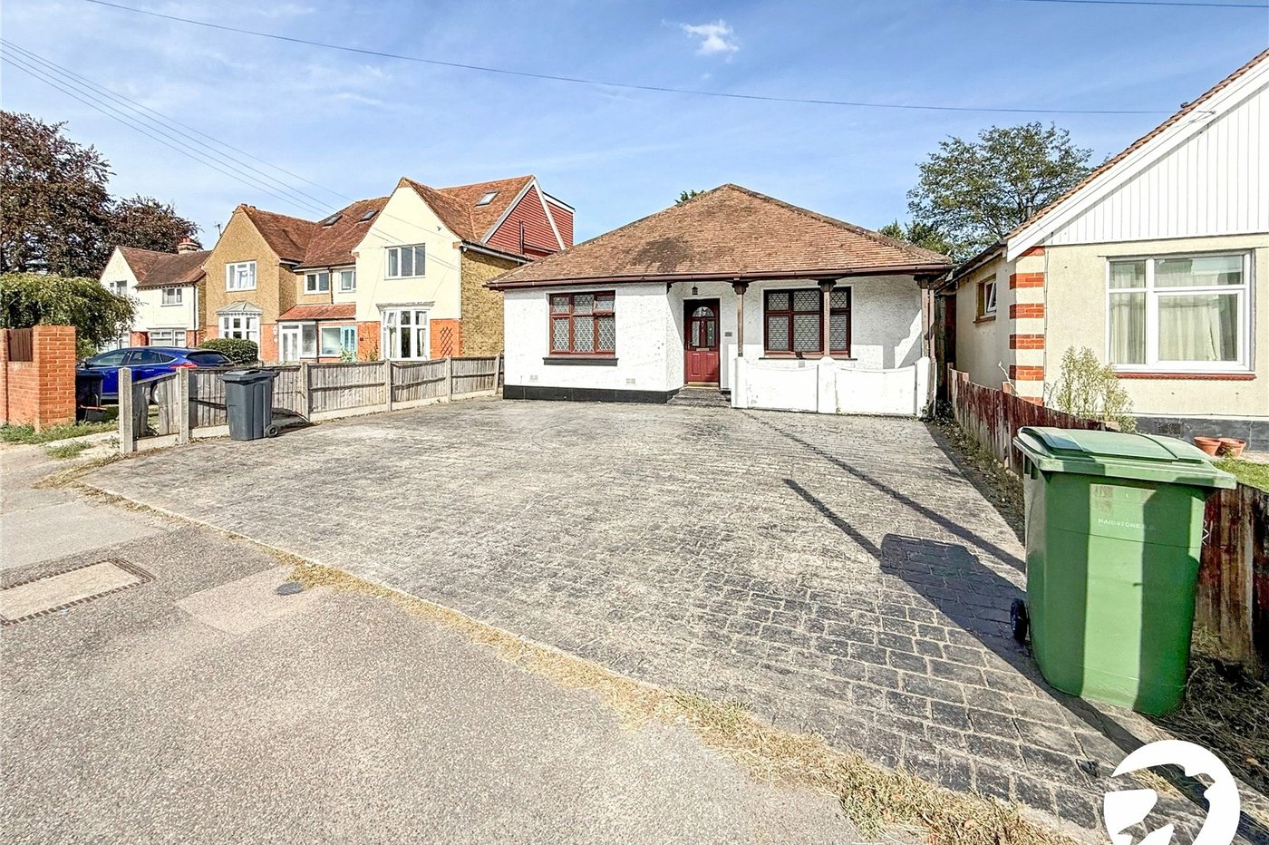 3 bedroom bungalow to rent in Maidstone | Robinson Michael & Jackson