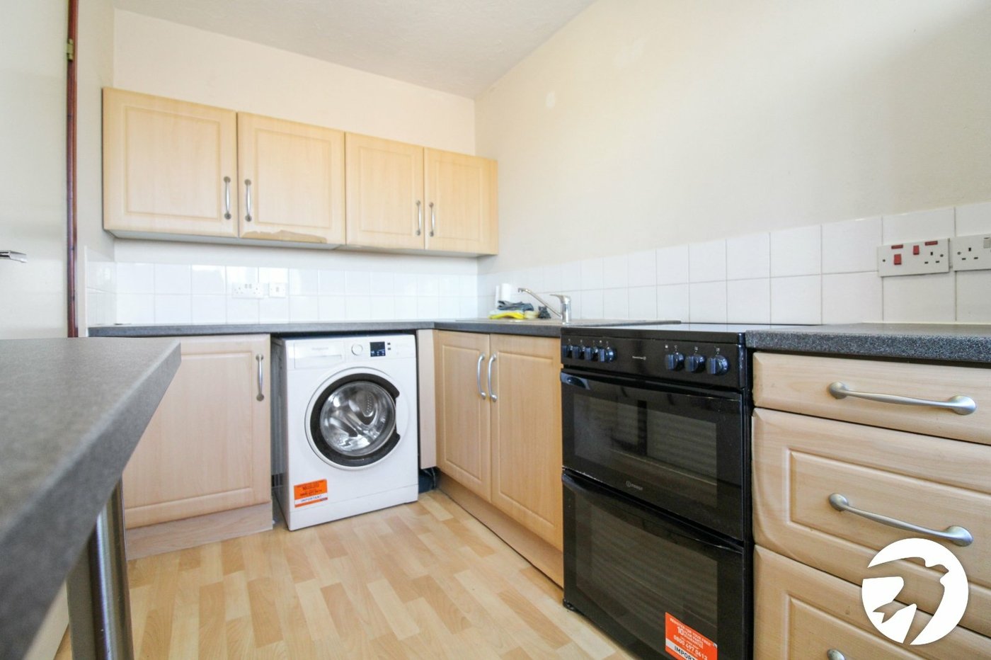 2 bedroom property to rent in Greenhithe | Robinson Michael & Jackson