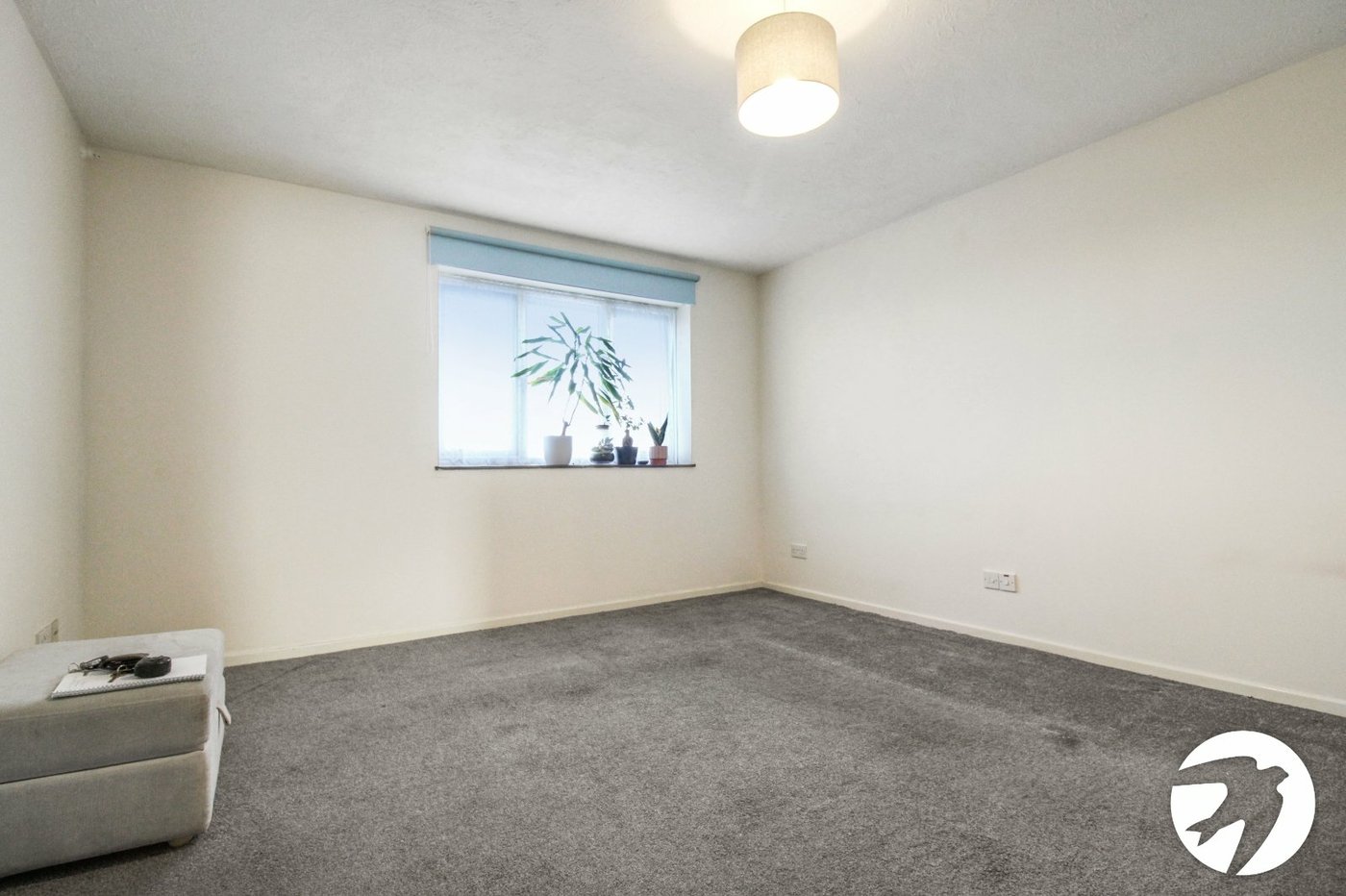 2 bedroom property to rent in Greenhithe | Robinson Michael & Jackson