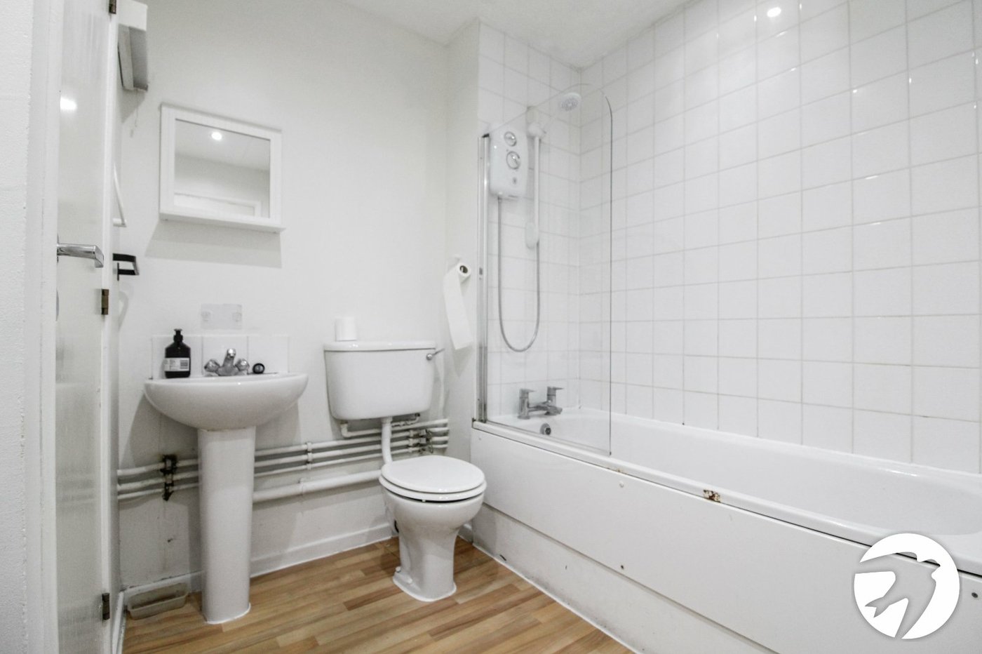 2 bedroom property to rent in Greenhithe | Robinson Michael & Jackson