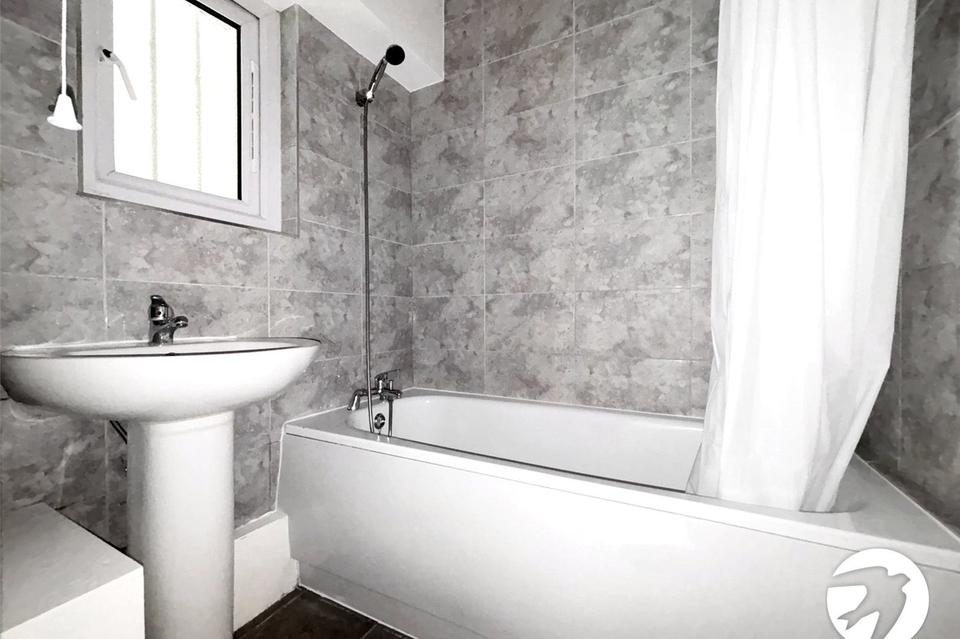 4 bedroom house to rent in Dartford | Robinson Jackson