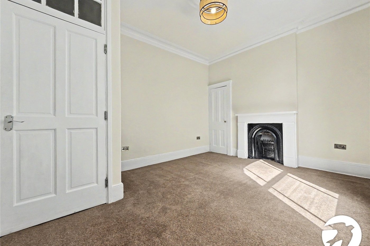 3 bedroom property to rent in London | Robinson Jackson