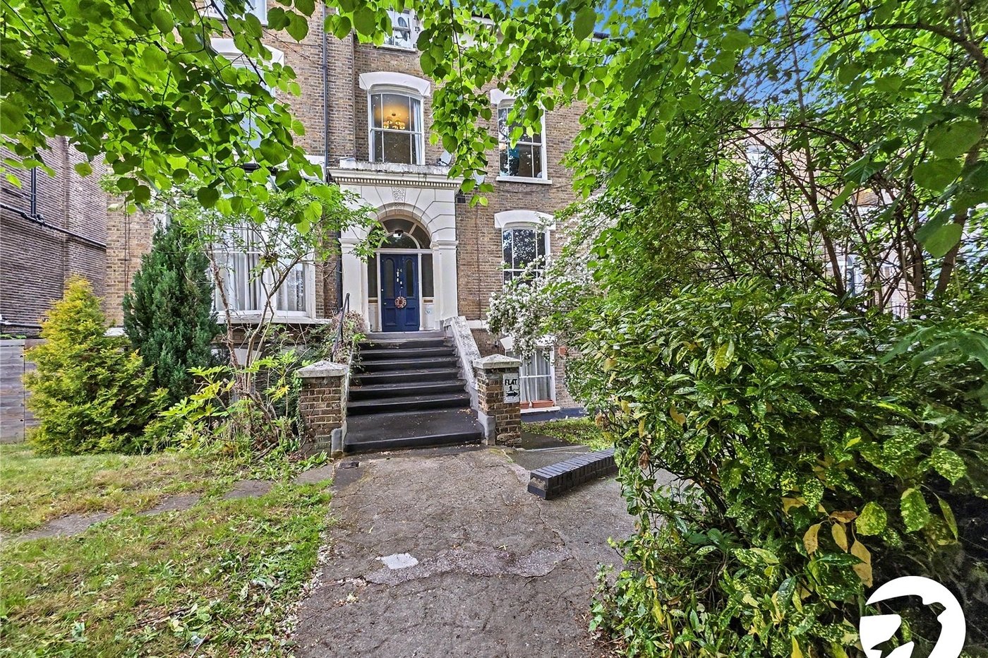 3 bedroom property to rent in London | Robinson Jackson