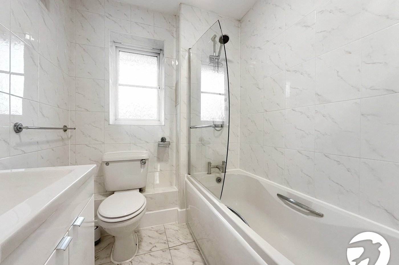 2 bedroom property to rent in London | 