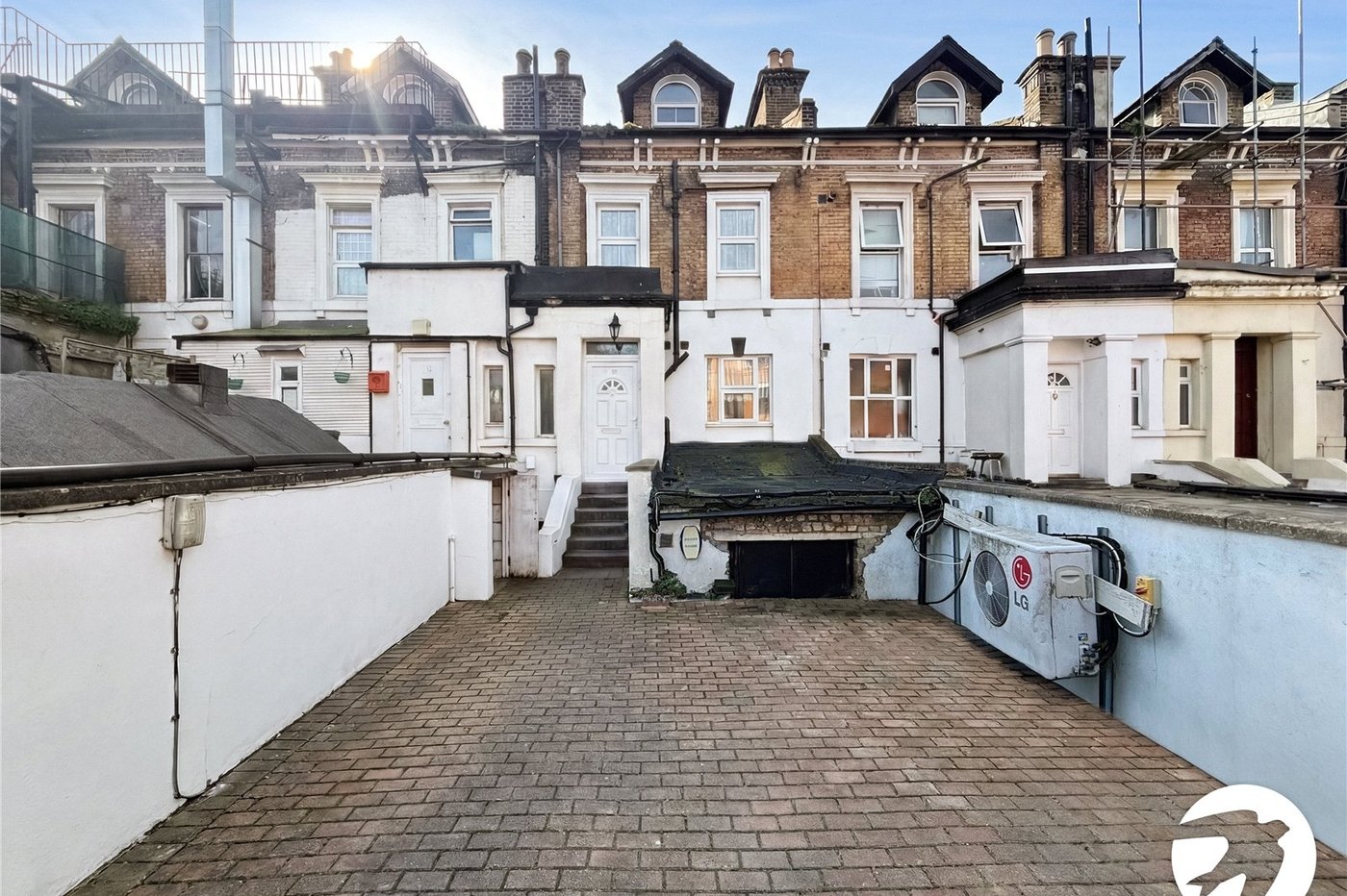 property to rent in London | Robinson Jackson