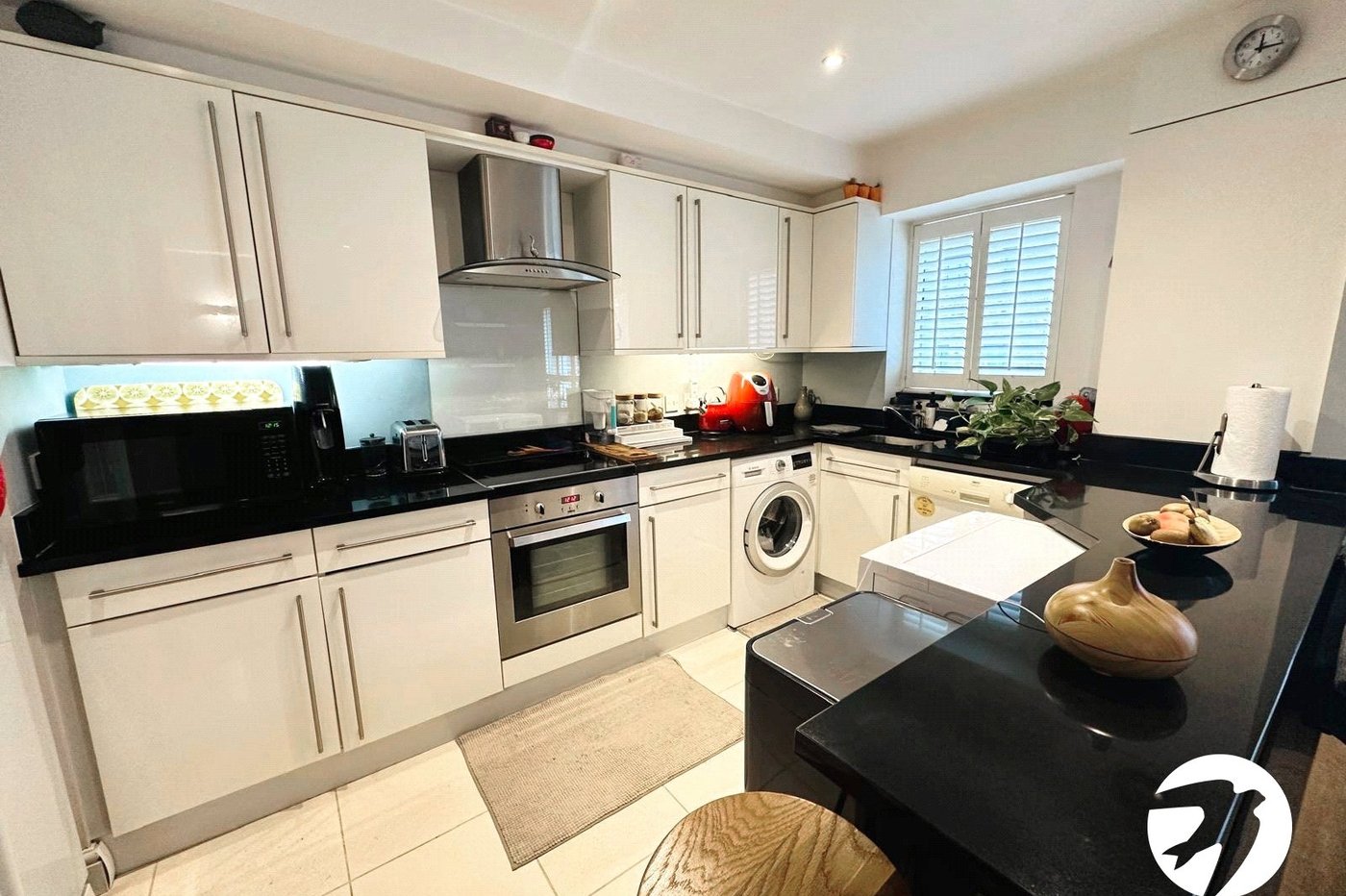 2 bedroom property to rent in London | Robinson Jackson