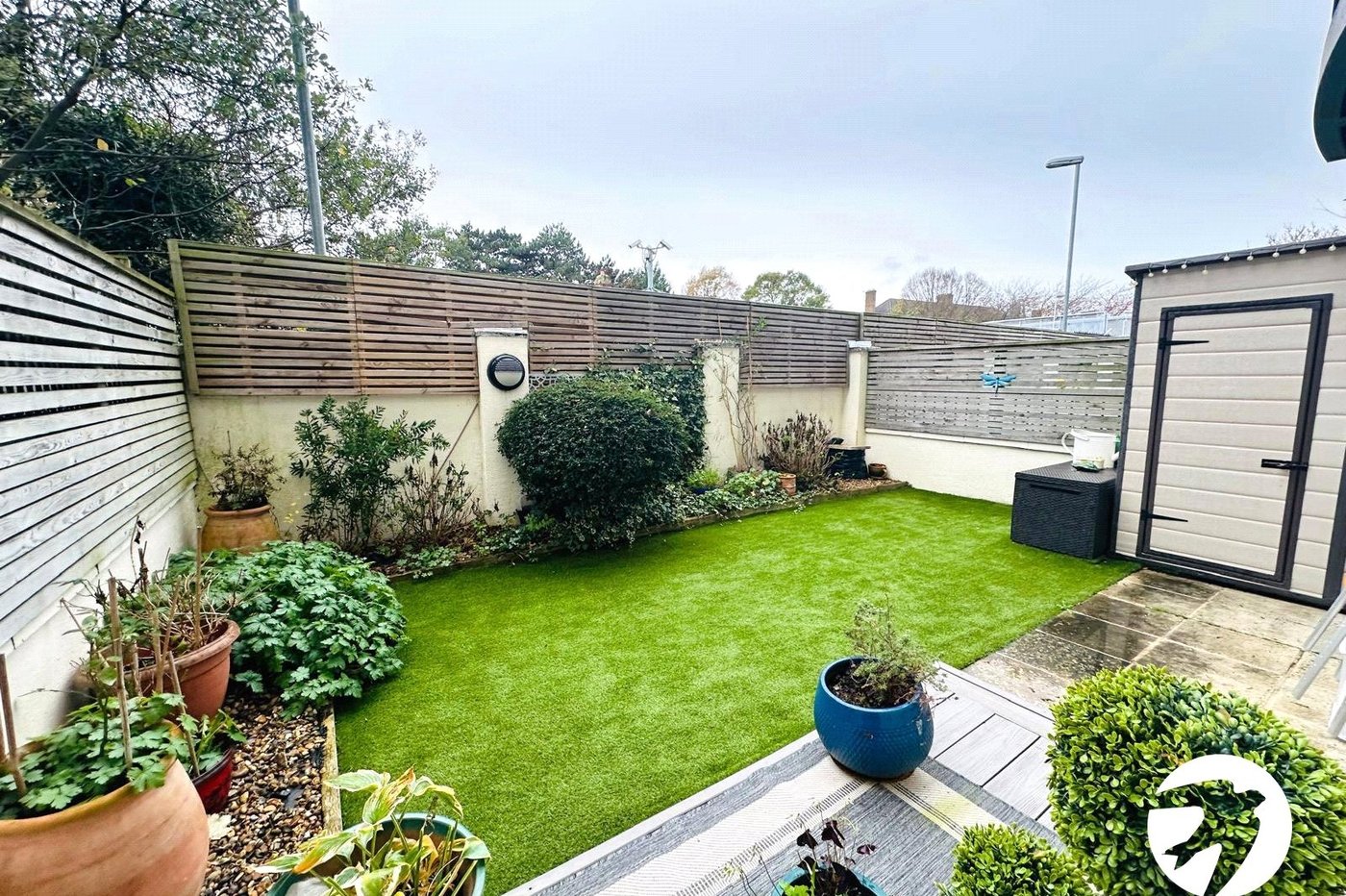 2 bedroom property to rent in London | Robinson Jackson