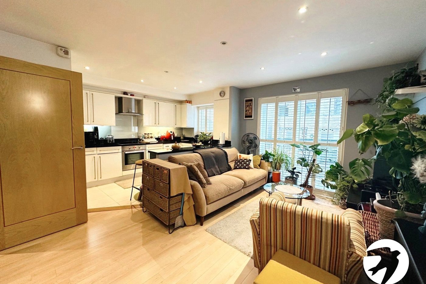 2 bedroom property to rent in London | Robinson Jackson