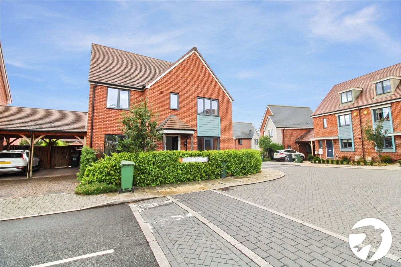 5 bedroom house to rent in Castle Hill | Robinson Michael & Jackson