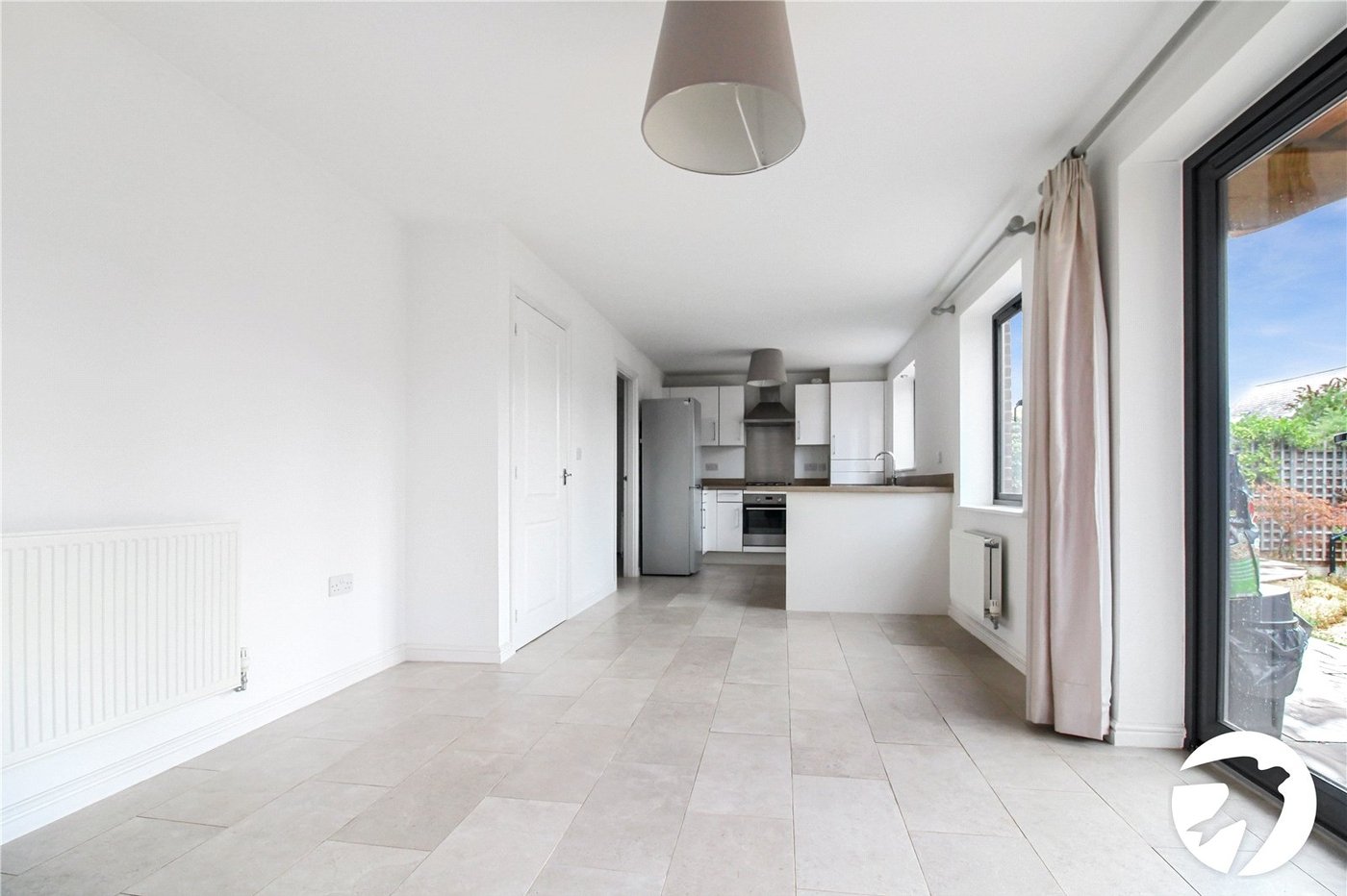 5 bedroom house to rent in Castle Hill | Robinson Michael & Jackson