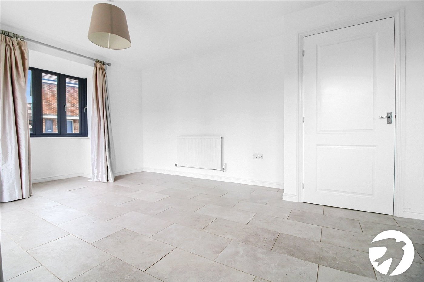 5 bedroom house to rent in Castle Hill | Robinson Michael & Jackson