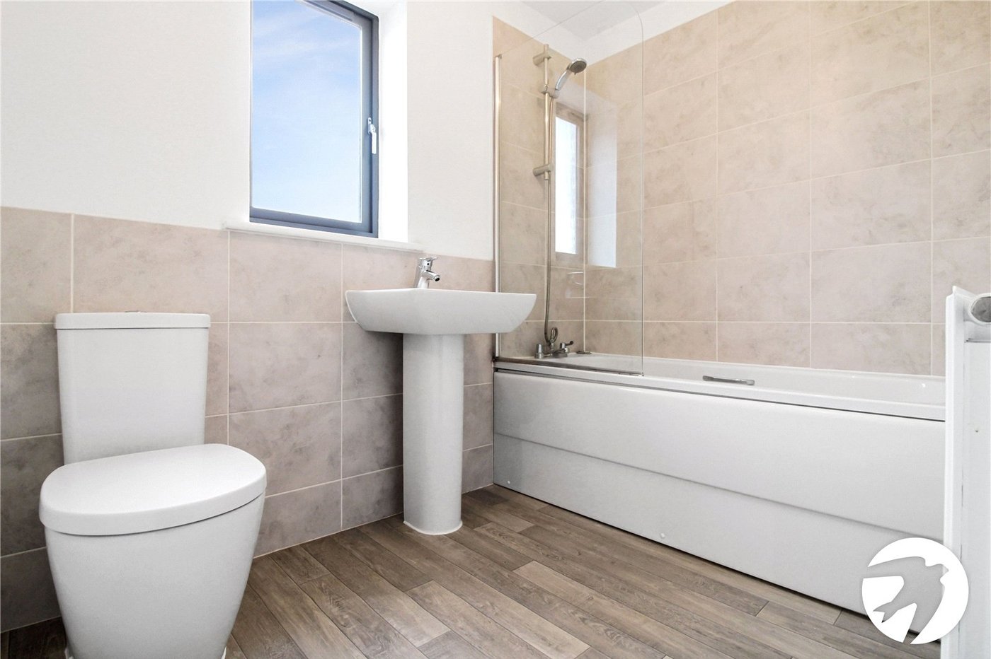 5 bedroom house to rent in Castle Hill | Robinson Michael & Jackson