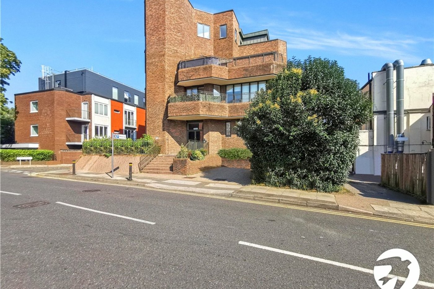 2 bedroom property to rent in 2 Knoll Rise | Robinson Jackson