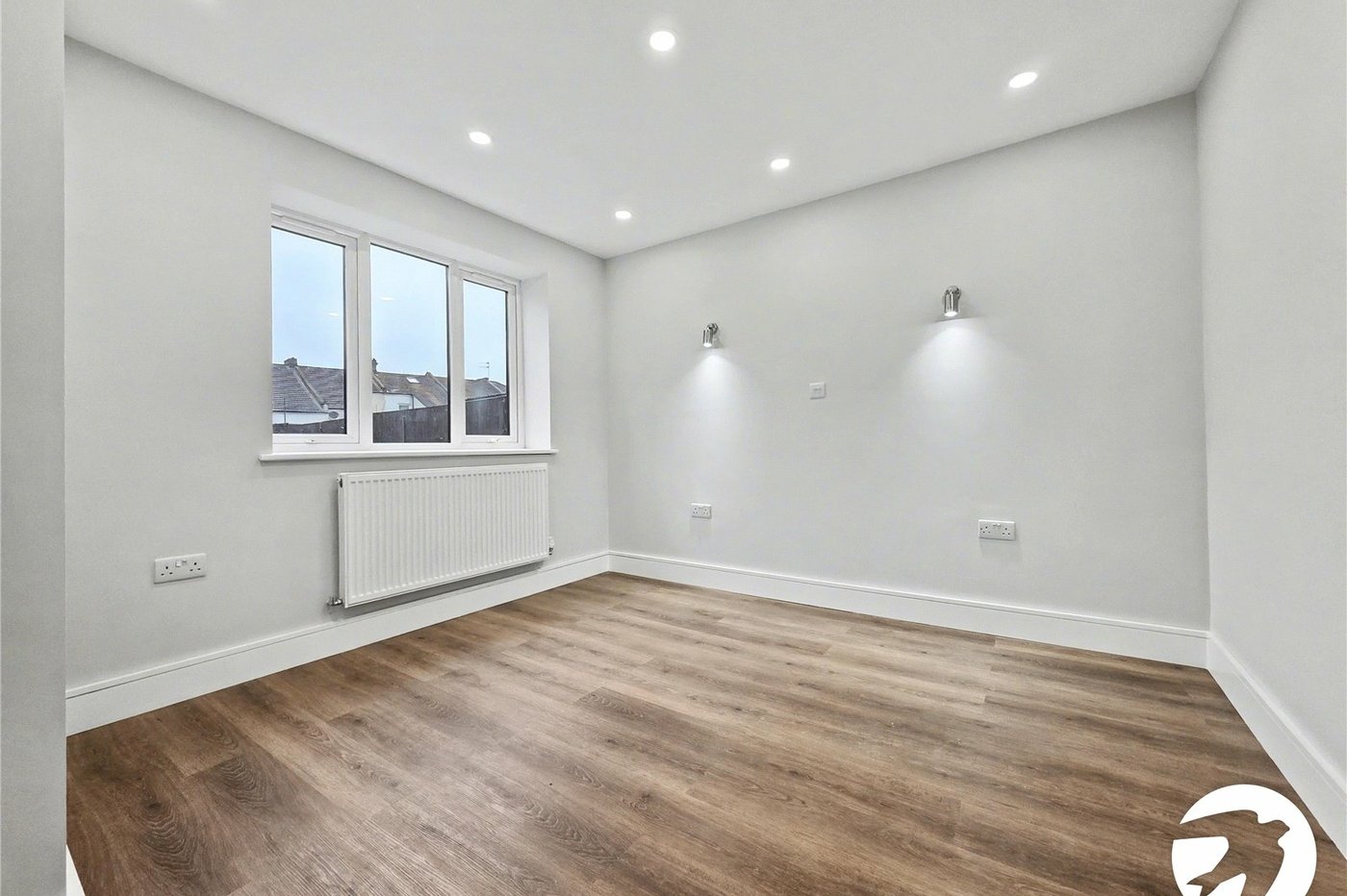 2 bedroom bungalow to rent in Erith | Robinson Jackson