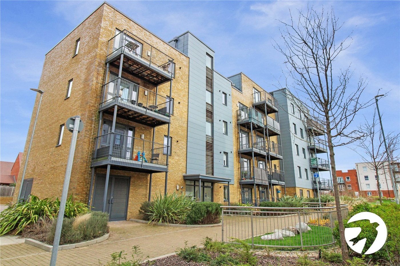 2 bedroom property to rent in Castle Hill | Robinson Michael & Jackson