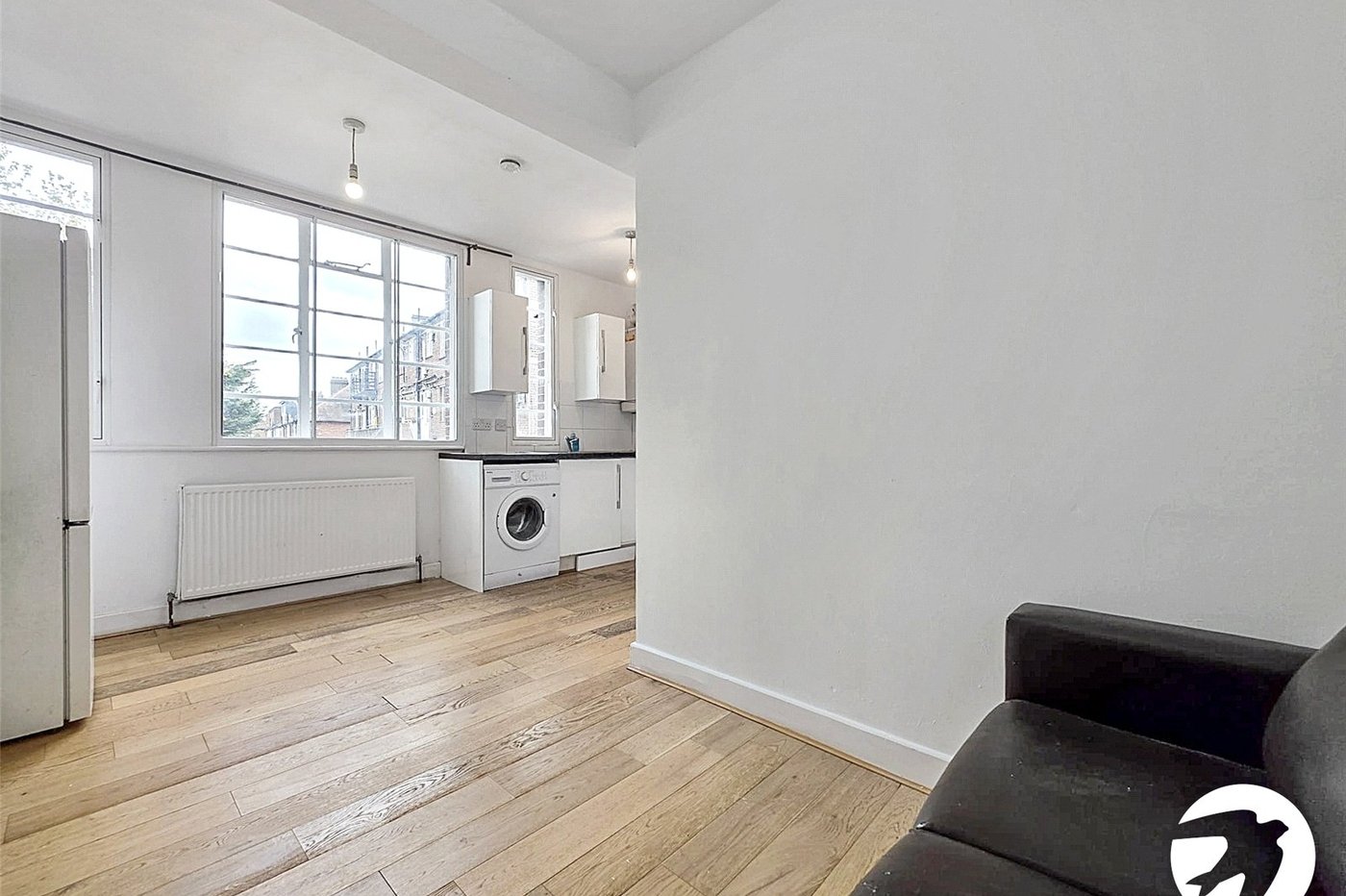 2 bedroom property to rent in London | Robinson Jackson