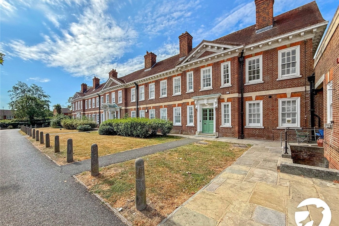 2 bedroom property to rent in London | Robinson Jackson