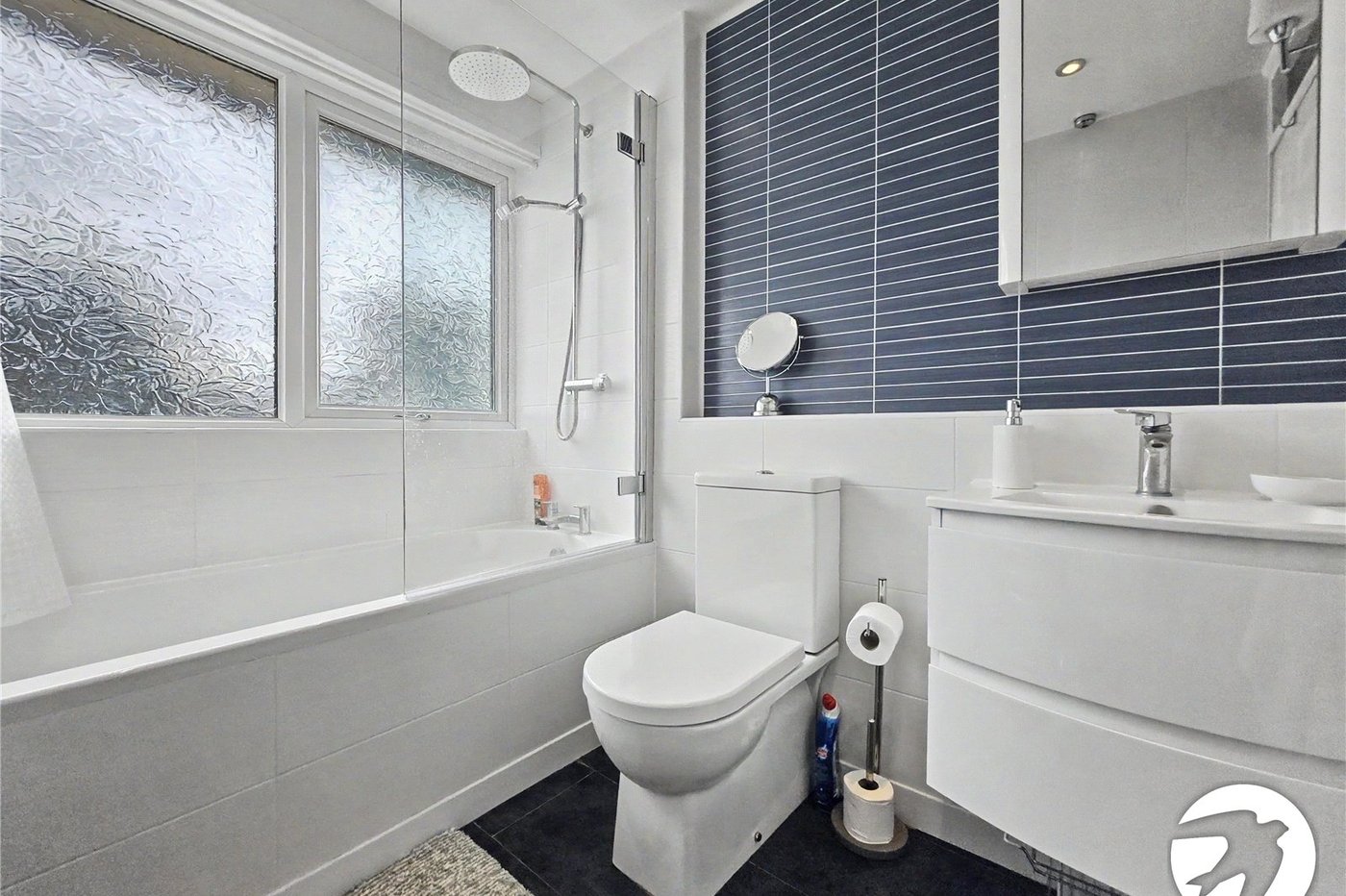 4 bedroom property to rent in London | Robinson Jackson