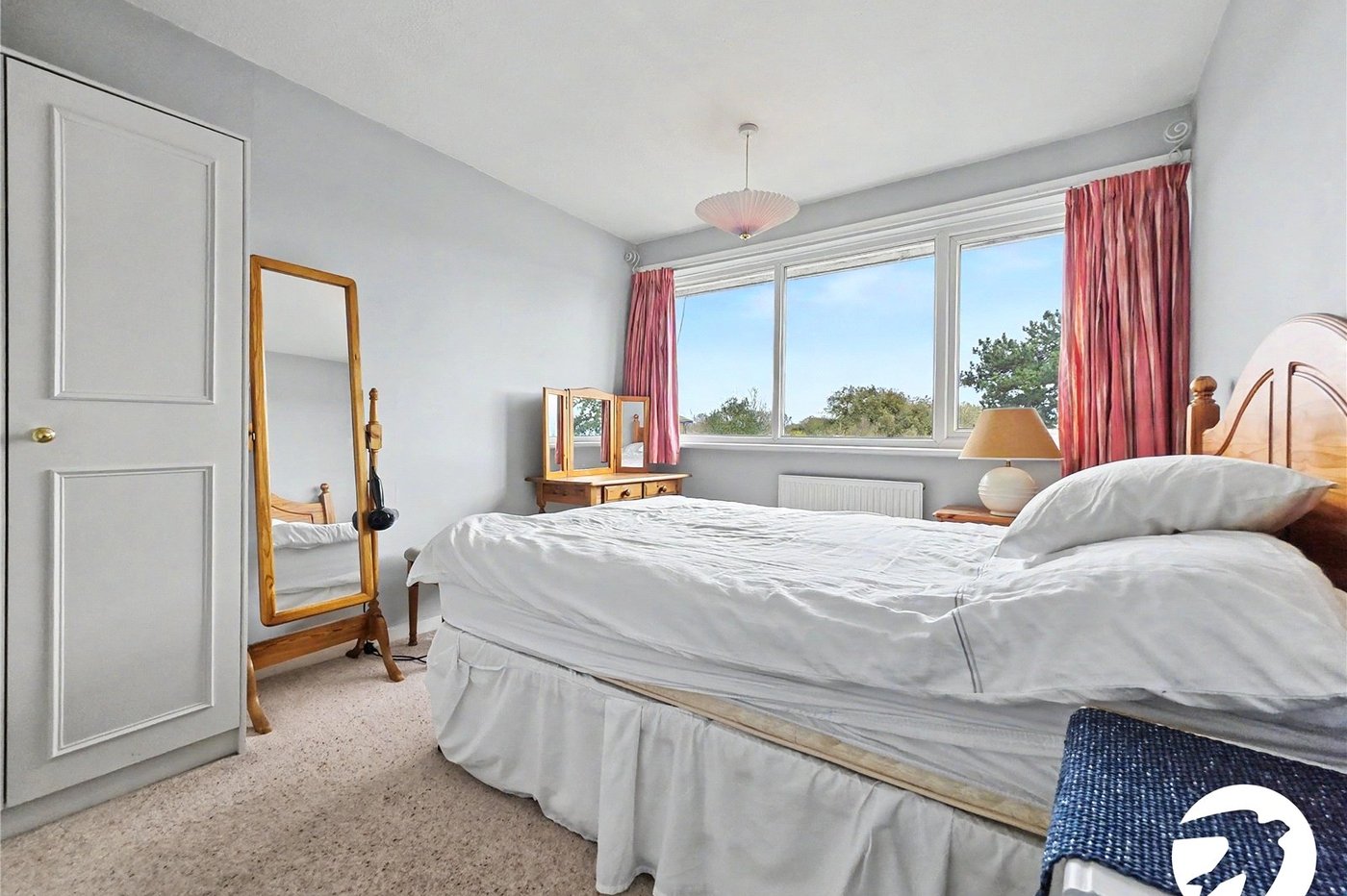 4 bedroom property to rent in London | Robinson Jackson