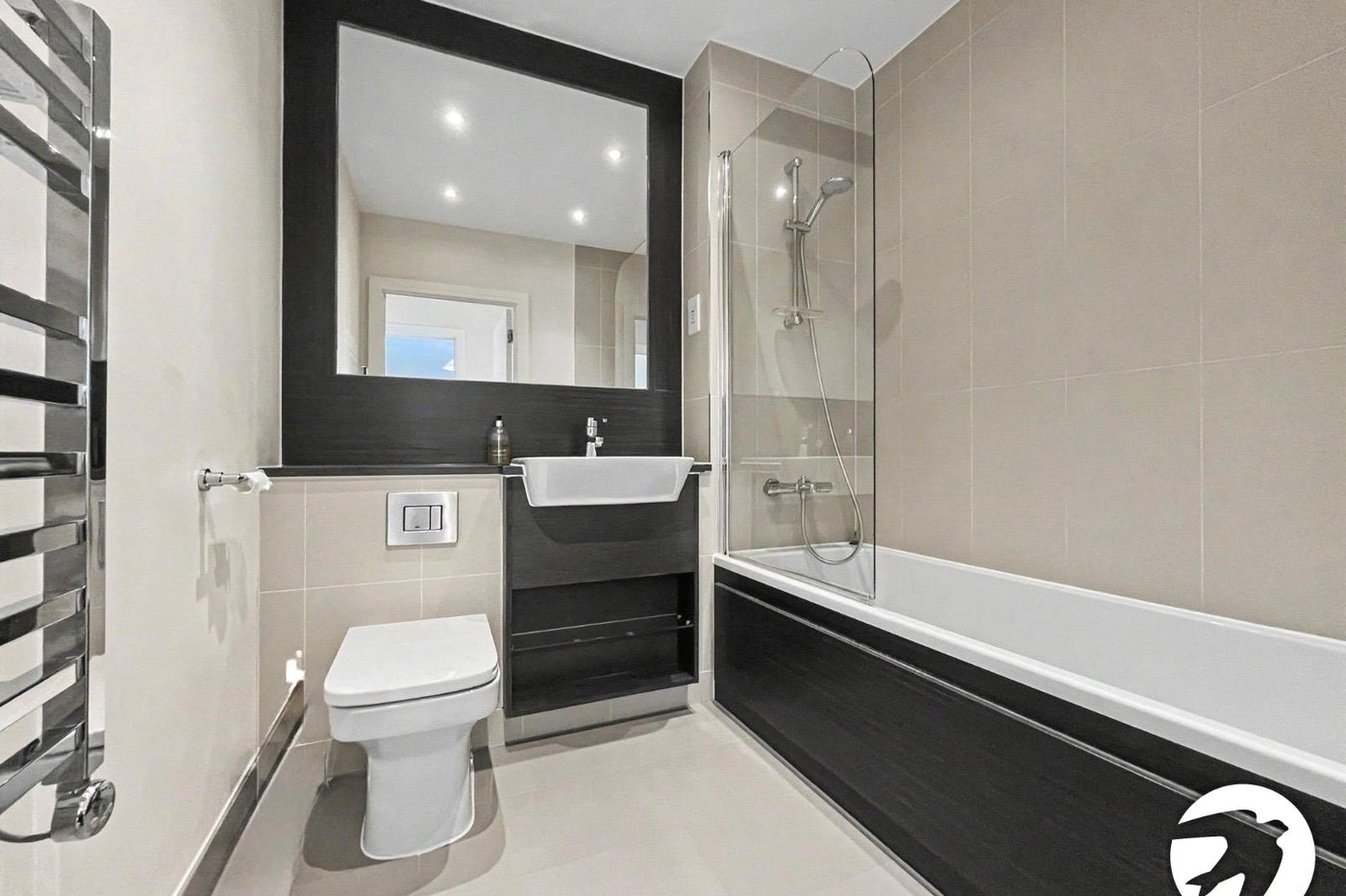 2 bedroom property to rent in Gillingham | Robinson Michael & Jackson