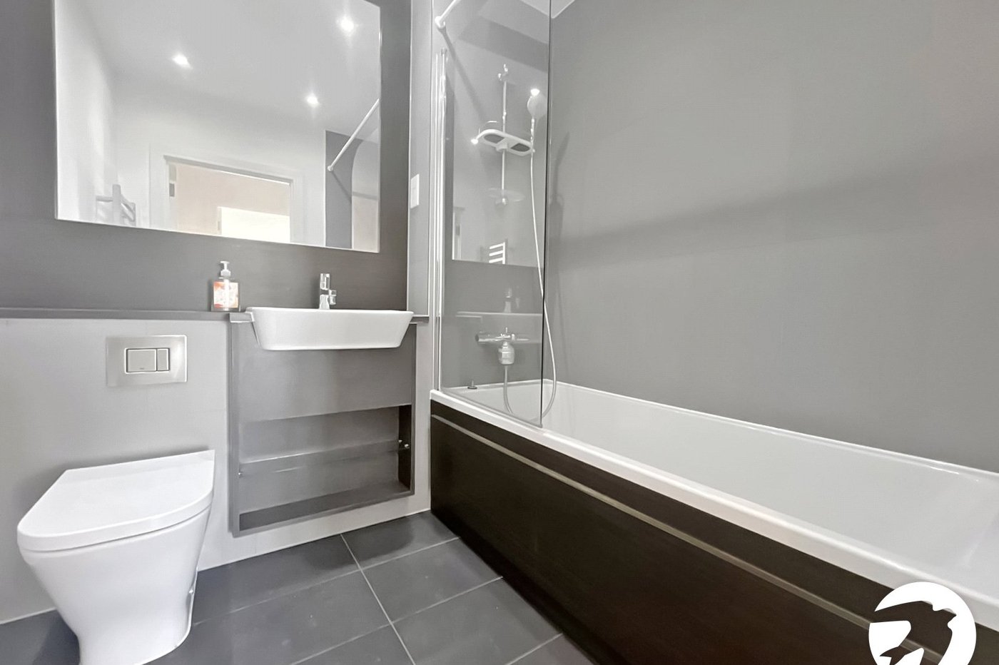 2 bedroom property to rent in Gillingham | Robinson Michael & Jackson