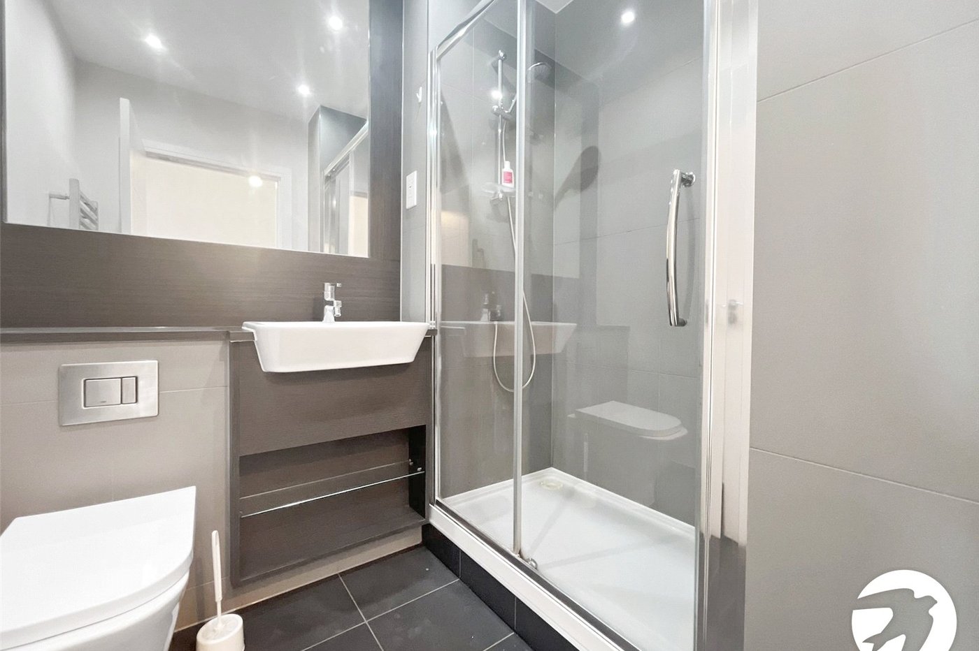 2 bedroom property to rent in Gillingham | Robinson Michael & Jackson