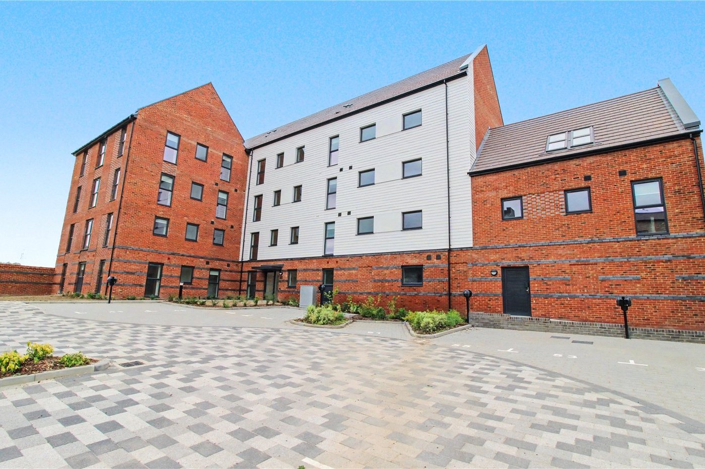 2 bedroom property to rent in Alkerden | Robinson Michael & Jackson